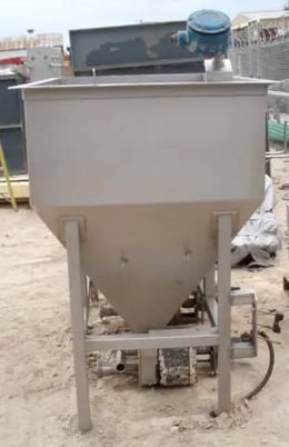 360 gallon Crepaco #R4RI, Dual APV Stainless Steel Feeding Hopper Tank and Pumps, 360 gallon dry capacity, 6' - Image 8
