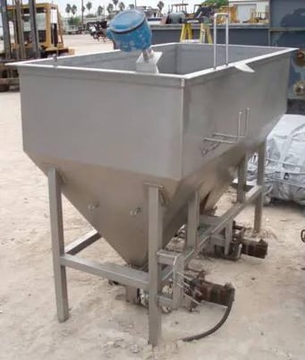 360 gallon Crepaco #R4RI, Dual APV Stainless Steel Feeding Hopper Tank and Pumps, 360 gallon dry capacity, 6' - Image 9