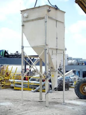 146 cu.ft. Steel Feeder/Hopper, 15' stand, 3' 2" L x 1' 9" width top access door, 10" L x 10" width inlet, 8" - Image 6