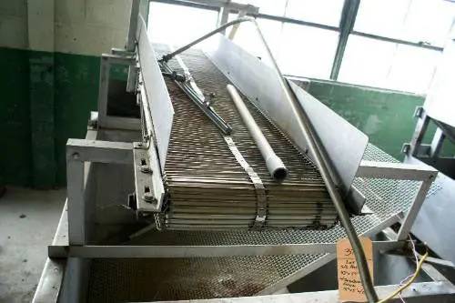 Stainless Steel Rectangular Tank with Dewatering Conveyor, 275 gallon, 3' 6" width x 4' 6" L x 2' 4" D tank - Image 4