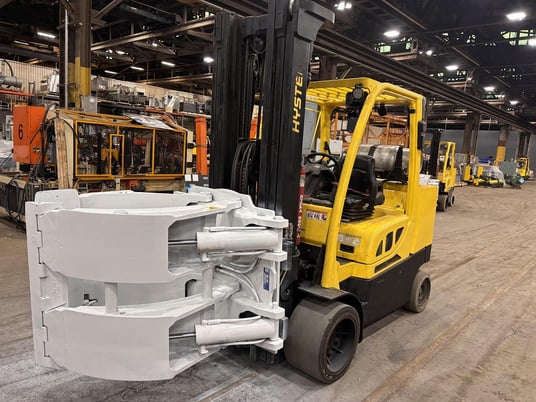 12000 lb. Hyster #S120FTPRS, 92" lowered, 185" raised mast, 60" Cascade clamp, 2018 - Image 1