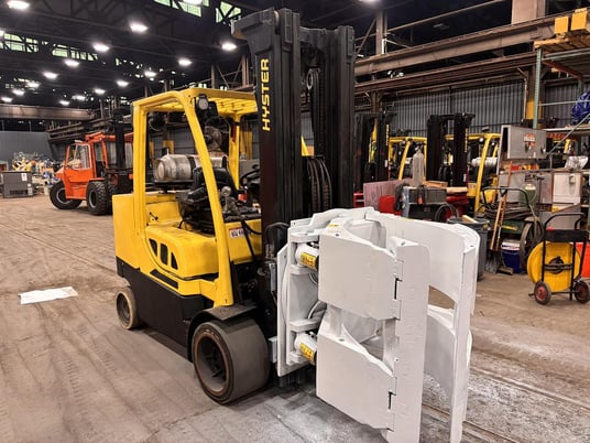 12000 lb. Hyster #S120FTPRS, 92" lowered, 185" raised mast, 60" Cascade clamp, 2018 - Image 2