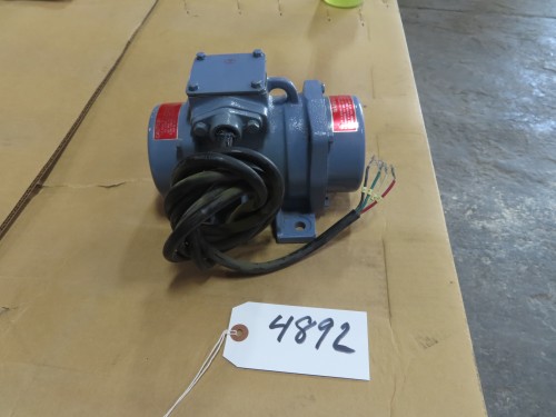 HP 3525 RPM Cleveland Vibrator Co. #RES-1-2BW vibrating motor, 110 Volts, 1 phase - Image 1