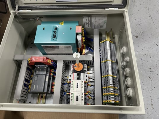 Engel, magnetic platen for 300 ton tiebarless, BURPMG10-480Vac contron unit, 2013 - Image 10