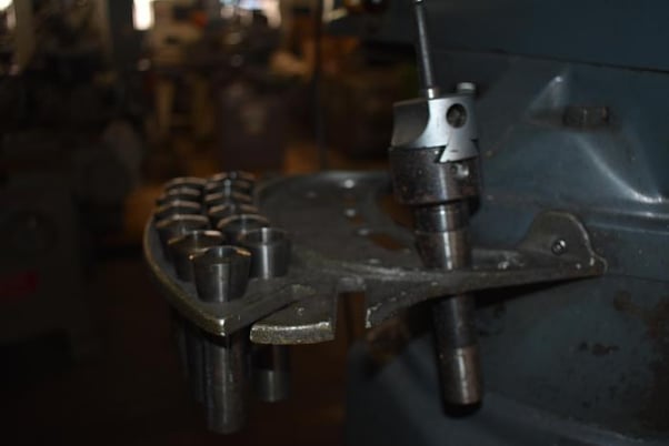 Clausing, Kondia #FV-1, vertical mill w/DRO, 9" x48"table, 3 HP,Kurt manual vise,R-8 - Image 7