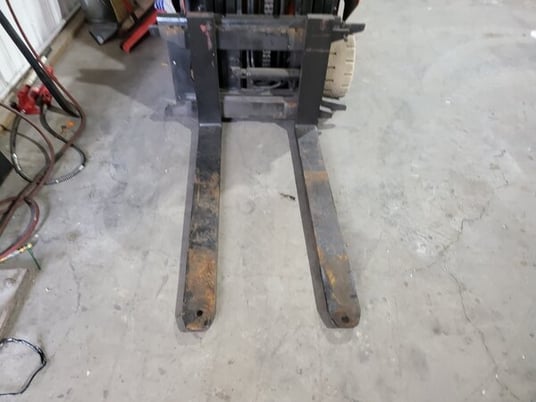 6000 lb. Hyster, Forklift with 2-Stage Mast and LP Powered, 48" fork length,cushion tires - Image 10