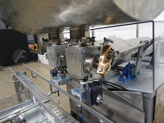 Simplex #F, inline, 2 head piston filler, rated at speeds 2-20 containers per minute, 16-128 ounces - Image 2