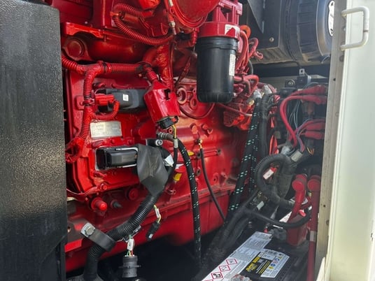 122 KW Daewoo Doosan #G150, Trailer Mounted, T4i, sound attenuated enclosure, 120/240/208/277/480 Volts, 8229 - Image 2
