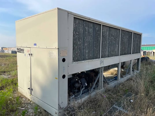 125 Ton, Snyder General ALRC125C, Air cooled Chiller, (4) 35 HP Compressors, (12) Cond. Fan Motor. 1 HP, 1990 - Image 7