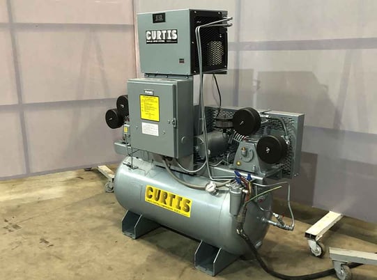 1.5 HP Curtis #8010, piston tank mounted air compressor, 300 cfm, 120 psi - Image 2