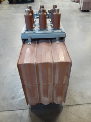 2000 Amps, General Electric, Magne-Blast, Rated Max Voltage 4.76kV, Implus Withstand 60kV, Int Time 5 Cy - Image 4