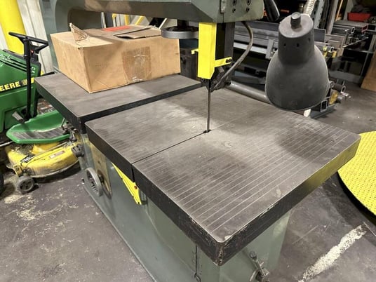 9" x 36" Jet #VBS-900, vertical bandsaw - Image 4