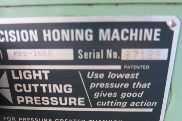 Sunnen #MBB-1660, honing machine, misc mandrels & stones, S/N 87125 - Image 6