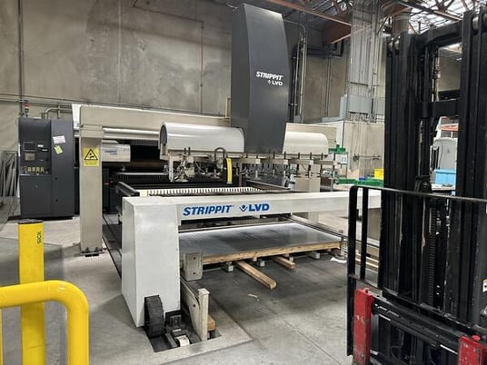 LVD Strippit #Axel-3015L, 4000 watt, 60" x120" sheet, 124" X, 62" Y, 3" Z, 2004 - Image 4