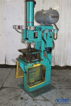15 Ton, Pressotechnik #PC-15, hydraulic C-frame press, 3.9" stroke, 9" throat, 17" x16" bed, 1992, #59608 - Image 2