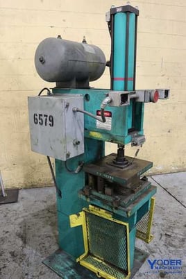 15 Ton, Pressotechnik #PC-15, hydraulic C-frame press, 3.9" stroke, 9" throat, 17" x16" bed, 1992, #59608 - Image 9