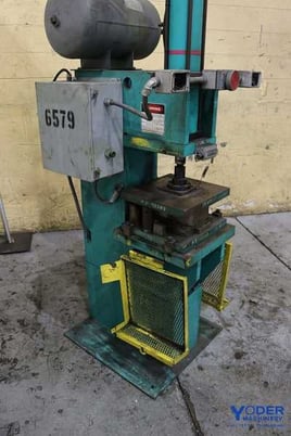 15 Ton, Pressotechnik #PC-15, hydraulic C-frame press, 3.9" stroke, 9" throat, 17" x16" bed, 1992, #59608 - Image 10