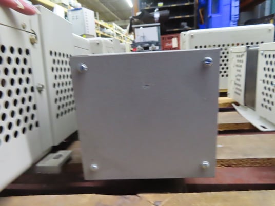 .7 KVA MGE 68075-08S, uninterruptible power supplies system, 120/480 Volts 7.5/432/1.9a 120/240 Volts out, 1 - Image 3