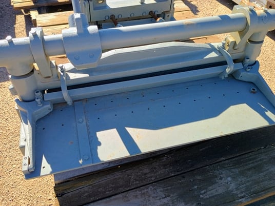 DiAcro benchtop shear - Image 1