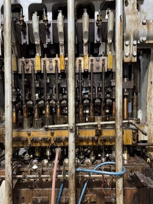 Waterbury Farrel #150-11, eyelet, air cooled & clam shell brake, 1 stripper fork - Image 4