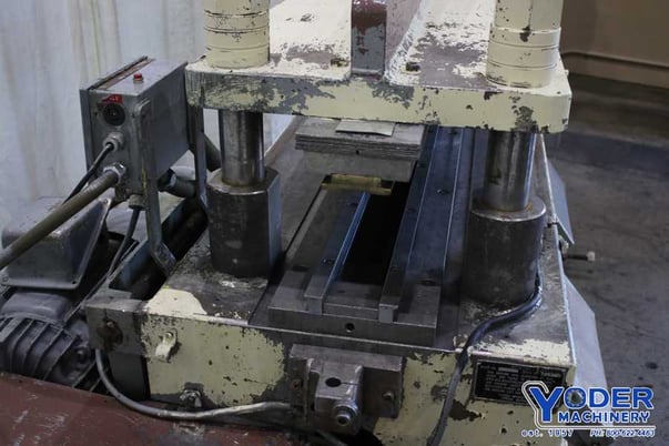 Tishken #CO-8-4, notching press, 25 ton, 2" stroke, 5" Shut Height, 20 HP, 73" x 28" bed, #75072 - Image 7