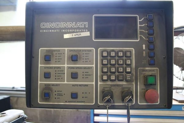 90 Ton, Cincinnati #CBII90, 2-Axis hydraulic CNC brake, 10' overall, 102-1/4" between housing, 8" stroke, 1998 - Image 4