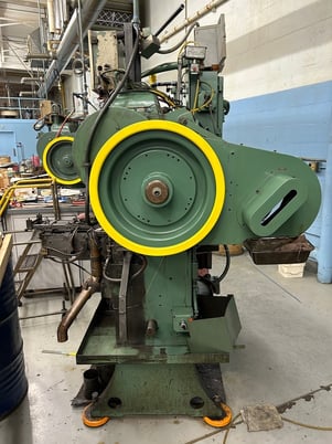 25 Ton, U.S. Baird #3-25, eyelet & transfer press, 2" stroke, 11 operation die set, Bijur Versa 3 automatic - Image 7