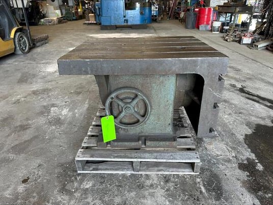 32" x 28" T-slotted tilting box table, 90&deg; tilt - Image 1