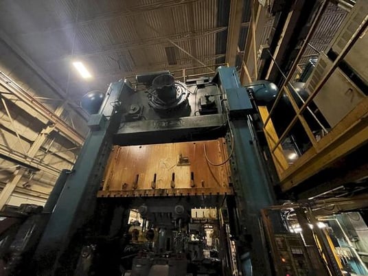 1000 Ton, Verson #S4-1000-120-72T, straight side double crank press, 24" stroke, 60" Shut Height, air clutch - Image 6