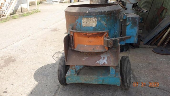 Carver #2CG, portable mixer on wheels - Image 1