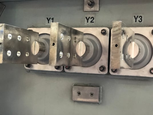 2500 KVA 12470 Primary, 2x460 Delta Secondary, Eaton Cooper Power Series substation transformer, 0 hours - Image 2