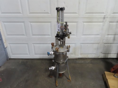 Self cleaning Stainless Steel filter, pneumatic pusher plate, 8" dia x 16" long housing - Image 1