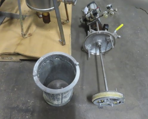 Self cleaning Stainless Steel filter, pneumatic pusher plate, 8" dia x 16" long housing - Image 5