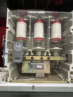 400 Amp. Allen-Bradley Bradley 800A BUS, Centerline-HVC, 5000 Volts ...
