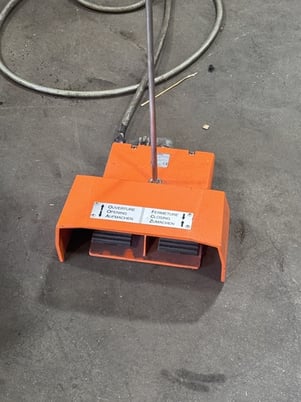 242 Ton, Amada #HFB-2204, hydraulic press brake, 14' overall, 148" between housing, 7" stroke, Operateur OP2 - Image 4