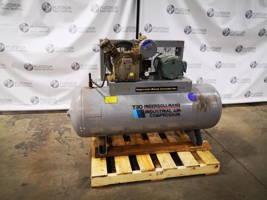 5 HP Ingersoll-Rand #T30, tank mounted, piston type air compressor, 125 psi, 135 gallon tank - Image 5