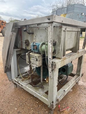 APV #G-55-3P, Homogenizer, 2-Stage, 10500 GPH, 2539 psig, 75 HP - 230/460 V motor, 2001 - Image 7