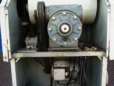 Pama Roma, Extruder, 804 cu.ft. outside & 154 cu.ft. middle compartment capacity, (10) 3" L x 1-1/2" width - Image 6