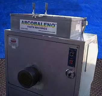 Pama Roma, Extruder, 804 cu.ft. outside & 154 cu.ft. middle compartment capacity, (10) 3" L x 1-1/2" width - Image 7