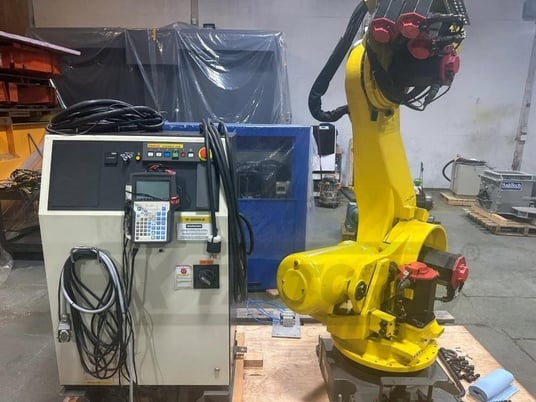 Fanuc, R-2000IA/210, Robot, w/ controller & teach pendant, 104