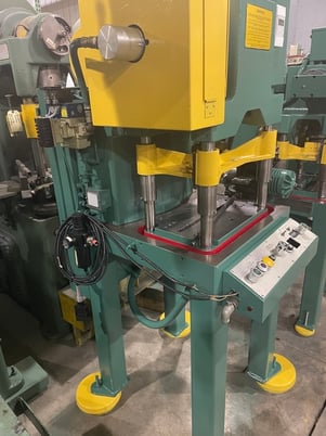 Bruderer #BSTA-10, 24" -1.5" stroke, 100-500 SPM, 6.4" Shut Height, 8.5" throat - Image 5