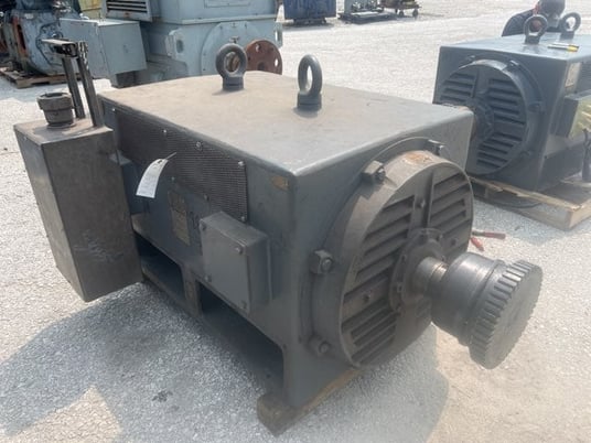 800 HP 1200 RPM Toshiba, Frame 355LL, Drip-Proof Ball Bearing, 2300/4160 Volts - Image 1