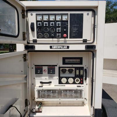 100 KW Caterpillar #XQ100, diesel, sound attenuated enclosure, 240/480 Volts, 14465 hours, 2007 - Image 7