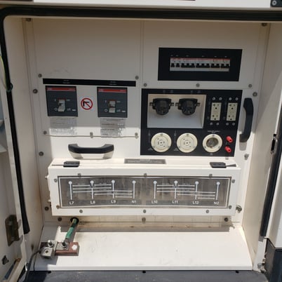 100 KW Caterpillar #XQ100, diesel, sound attenuated enclosure, 240/480 Volts, 14465 hours, 2007 - Image 8