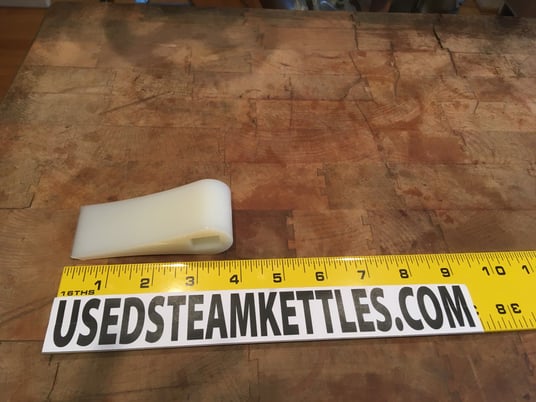 Hamilton style, steam kettle poly scraper, w/rectangle hole - Image 2