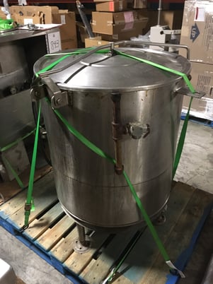 40 gallon Crown #KELS-40F, stationary electric steam kettle with Stainless Steel E-Z lift cover, 50 psi @ - Image 2