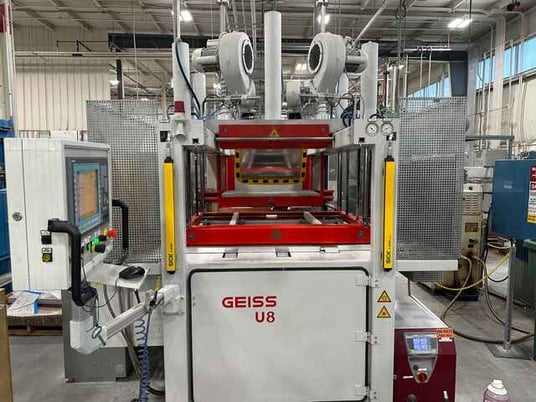 Geiss #DU-1000x610x300 U8, semi-auto vacuum forming machine, 39.3" x24" sheet, Photocell Control, 2019 - Image 1
