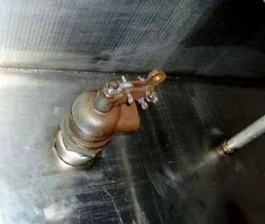 120 gallon Stainless Steel Rectangular Balance Tank, 55-1/2" L x 19" width x 60-1/2" H overall dimension - Image 9