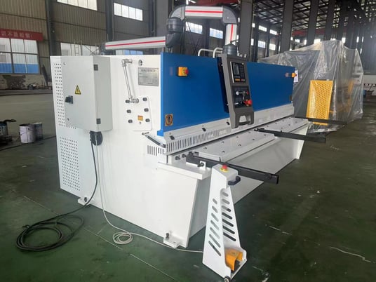 1/4" x 10' Maq #QCY-6X3200, Hydraulic Shear, E21S Control on Swivel Arm, Safety Sensor, new - Image 1