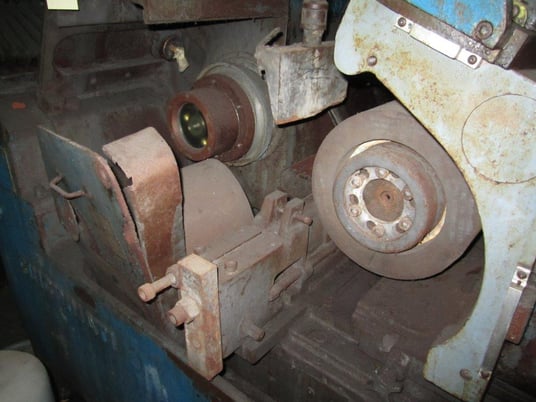 Cincinnati No. 220-8, centerless grinder, 8" width, 24" grinding wheel, 20 HP - Image 4